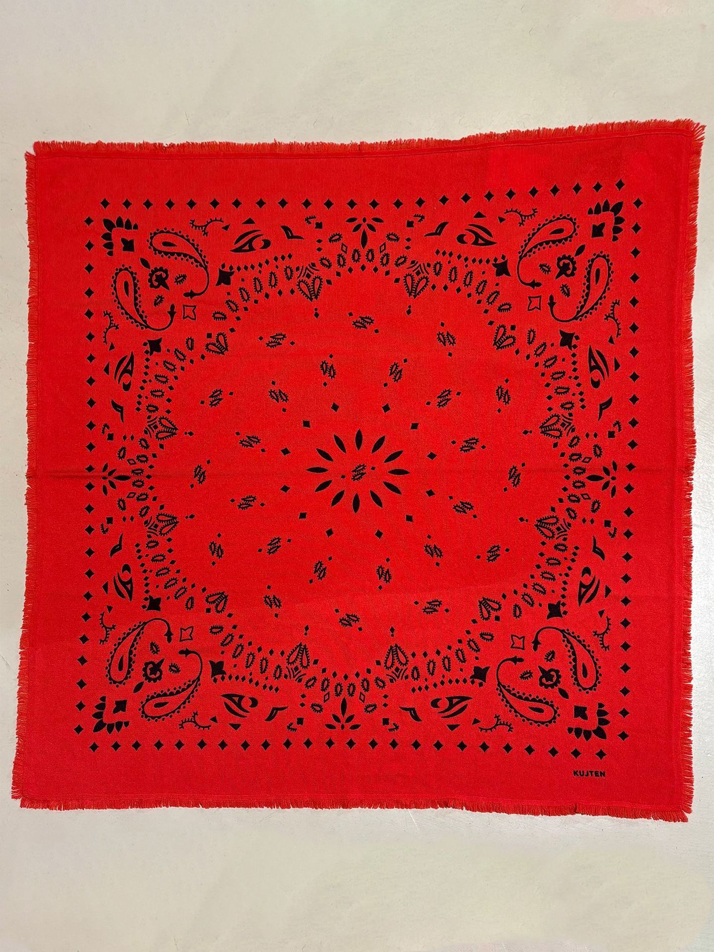 Fashionable Versatile And Elegant Square Scarf - Glownique Beauty
